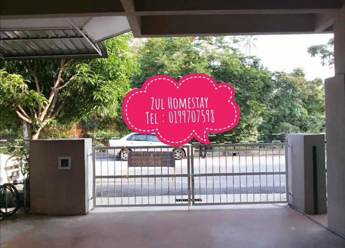 pandangan hadapan kedua homestay indera mahkota type e